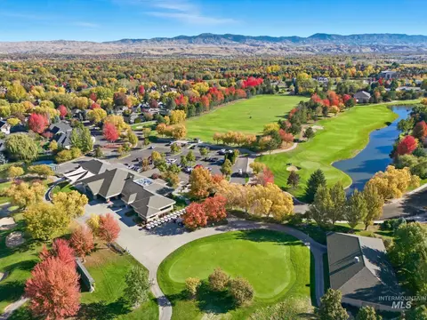 View/Area - 1007 W Oakhampton Dr, Eagle, ID 83616 photo 4 of 4