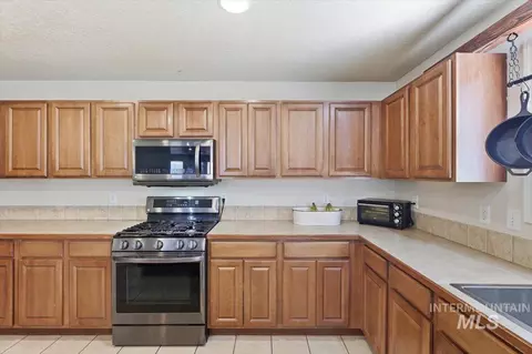 Kitchen - 16765 Ardyce Ave, Caldwell, ID 83607 photo 4 of 5