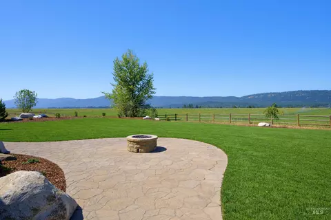 Exterior - 13945 Galloping Rd, Mccall, ID 83638 photo 11 of 13
