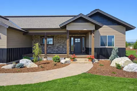 Exterior - 13945 Galloping Rd, Mccall, ID 83638 photo 7 of 13