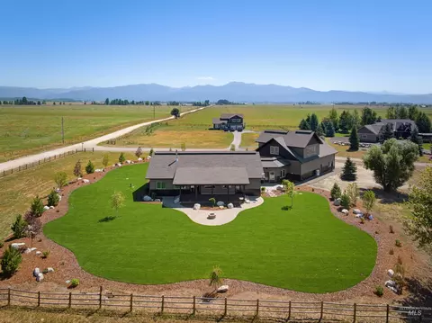 Exterior - 13945 Galloping Rd, Mccall, ID 83638 photo 12 of 13