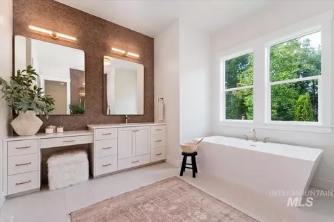 Bath - 7310 W Palamas Dr, Eagle, ID 83616 photo 3 of 7