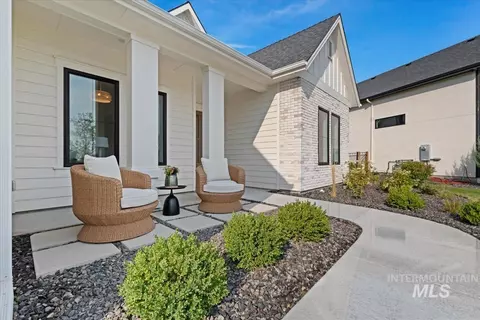 Exterior - 7310 W Palamas Dr, Eagle, ID 83616 photo 2 of 6