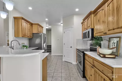 Kitchen - 15585 Moonstruck Dr, Caldwell, ID 83607 photo 1 of 3
