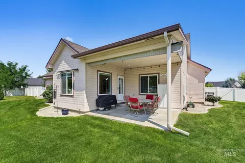 Exterior - 15585 Moonstruck Dr, Caldwell, ID 83607 photo 4 of 10