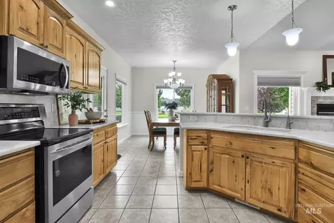 Kitchen - 15585 Moonstruck Dr, Caldwell, ID 83607 photo 2 of 3