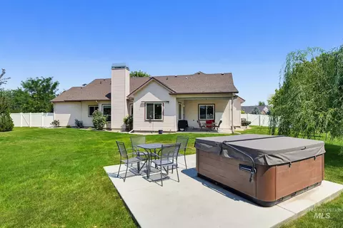 Exterior - 15585 Moonstruck Dr, Caldwell, ID 83607 photo 6 of 10