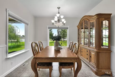 Dining - 15585 Moonstruck Dr, Caldwell, ID 83607 photo 2 of 2
