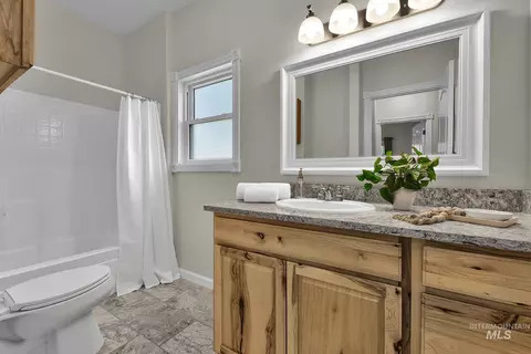 Bath - 15585 Moonstruck Dr, Caldwell, ID 83607 photo 6 of 6