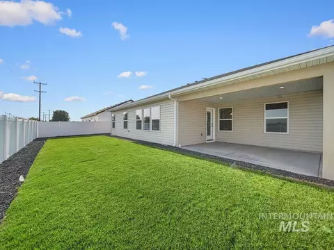 Exterior - 1243 Magic Rd, Twin Falls, ID 83301 photo 3 of 5