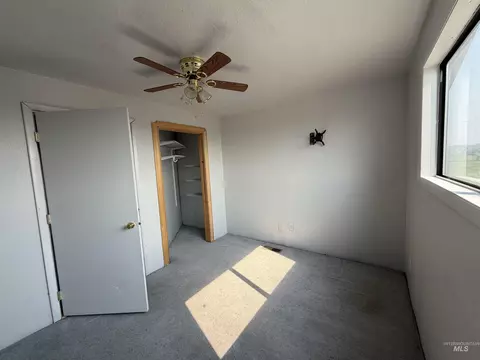 Bedroom - 27924 Sand Rd, Parma, ID 83660 photo 3 of 5