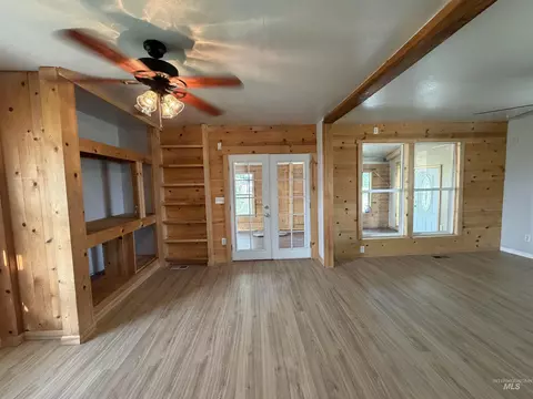 Living - 27924 Sand Rd, Parma, ID 83660 photo 1 of 3