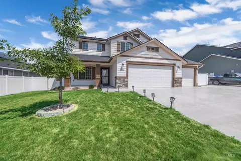 300 S Rocker Ave, Kuna, ID 83634