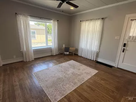 Living - 160 E Arthur Ave, Glenns Ferry, ID 83623 photo 2 of 2