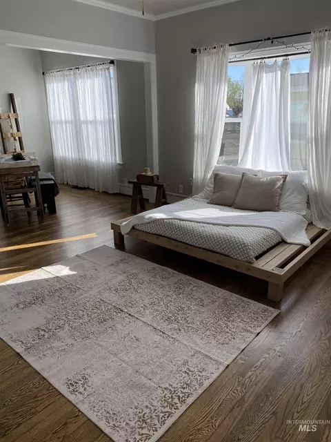Bedroom - 160 E Arthur Ave, Glenns Ferry, ID 83623 photo 2 of 6