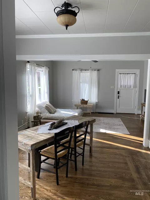 Dining - 160 E Arthur Ave, Glenns Ferry, ID 83623 photo 1 of 3