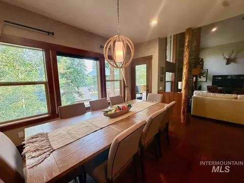 Dining - 1455 Bitterroot Dr, Mccall, ID 83638 photo 2 of 2