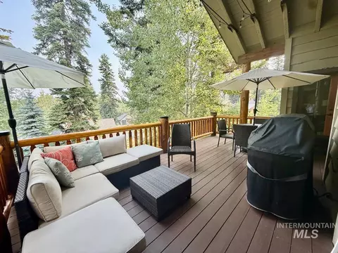 Exterior - 1455 Bitterroot Dr, Mccall, ID 83638 photo 6 of 9