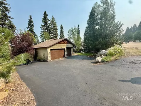 Exterior - 1455 Bitterroot Dr, Mccall, ID 83638 photo 3 of 9