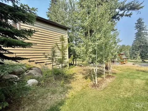 Exterior - 1455 Bitterroot Dr, Mccall, ID 83638 photo 9 of 9