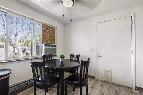 Dining - 218 7th Ave S, Buhl, ID 83316 photo 1 of 1