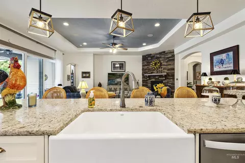 Kitchen - 5853 W Venetian Dr, Eagle, ID 83616 photo 3 of 5