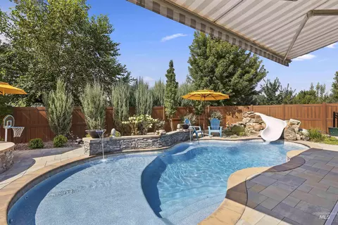 Exterior - 5853 W Venetian Dr, Eagle, ID 83616 photo 6 of 10