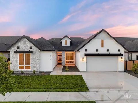 21834 Appaloosa Ave, Star, ID 83669