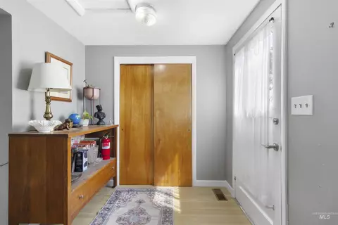 Entry Way - 894 E 3700 N, Castleford, ID 83321 photo 2 of 2