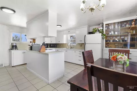 Kitchen - 894 E 3700 N, Castleford, ID 83321 photo 7 of 7