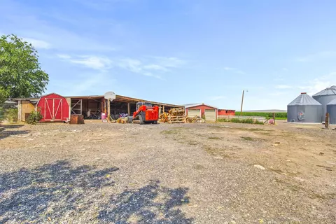 Exterior - 894 E 3700 N, Castleford, ID 83321 photo 11 of 12