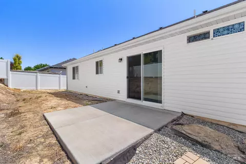 Exterior - 220 Pine Ave, Hansen, ID 83334 photo 9 of 9