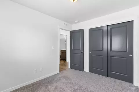 Bedroom - 220 Pine Ave, Hansen, ID 83334 photo 9 of 9