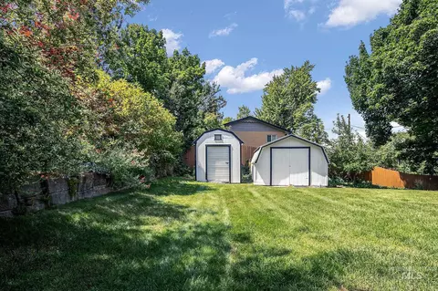 Exterior - 820 N Argyll Dr, Boise, ID 83702 photo 5 of 8