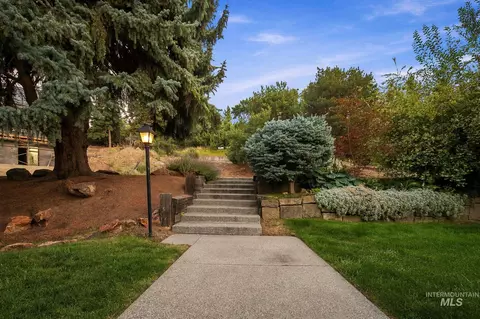 Exterior - 820 N Argyll Dr, Boise, ID 83702 photo 6 of 8