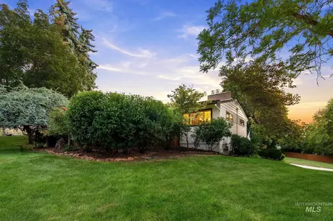 Exterior - 820 N Argyll Dr, Boise, ID 83702 photo 3 of 8