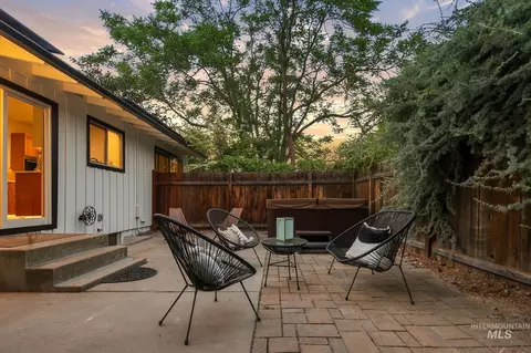 Exterior - 820 N Argyll Dr, Boise, ID 83702 photo 7 of 8