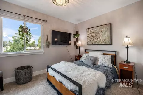 Bedroom - 2697 E Lakefork Dr, Eagle, ID 83616 photo 8 of 9