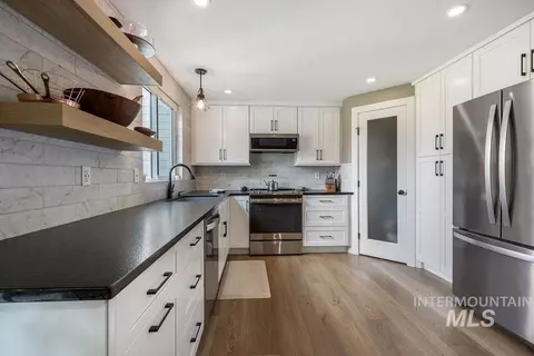 Kitchen - 2697 E Lakefork Dr, Eagle, ID 83616 photo 2 of 3