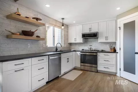 Kitchen - 2697 E Lakefork Dr, Eagle, ID 83616 photo 1 of 3