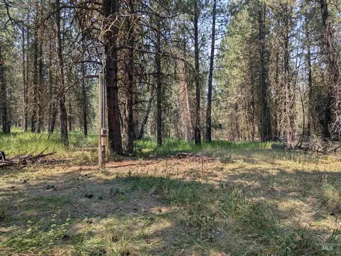 110 E Prospectors Dr, Cascade, ID 83611 photo 3