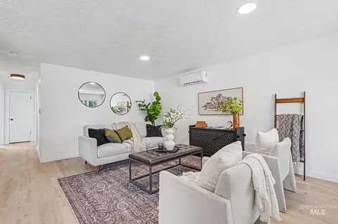 Living - 1305 N 2nd E, Mountain Home, ID 83647 photo 1 of 1