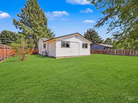 Exterior - 1305 N 2nd E, Mountain Home, ID 83647 photo 8 of 9