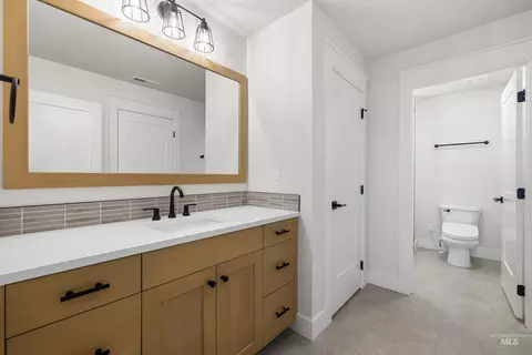 Bath - 6113 W Redland Dr, Eagle, ID 83616 photo 6 of 7