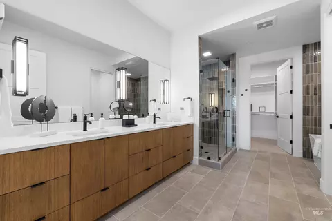 Bath - 55 E State St #302, Eagle, ID 83616 photo 4 of 7