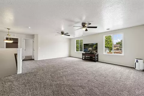 Living - 565 E Anton St, Meridian, ID 83646 photo 3 of 4