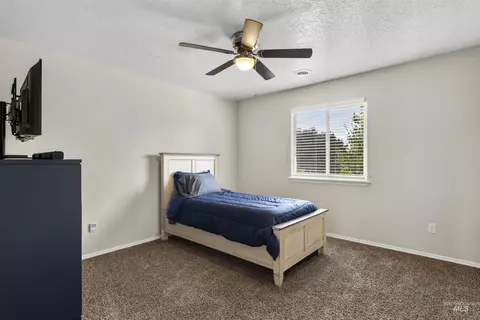 Bedroom - 565 E Anton St, Meridian, ID 83646 photo 5 of 7