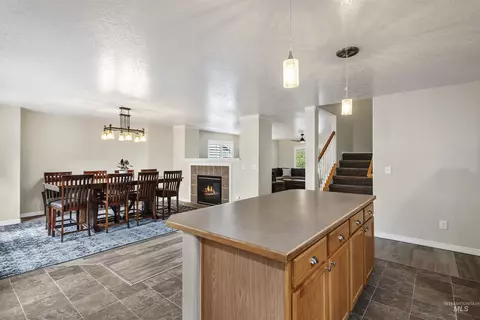 Dining - 565 E Anton St, Meridian, ID 83646 photo 3 of 3