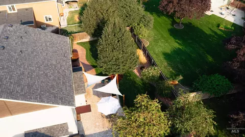 Exterior - 565 E Anton St, Meridian, ID 83646 photo 10 of 10