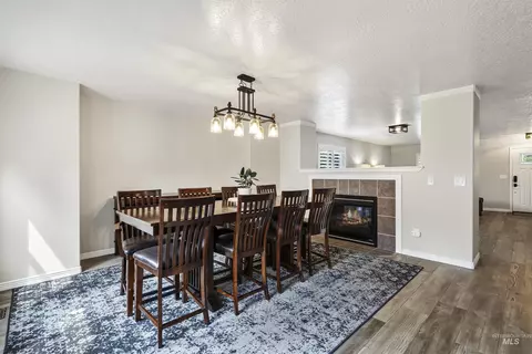Dining - 565 E Anton St, Meridian, ID 83646 photo 2 of 3